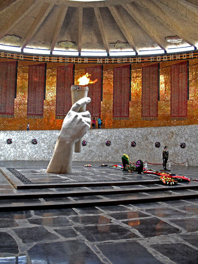 Мамаев Курган, зал Воинской Славы, Вечный огонь